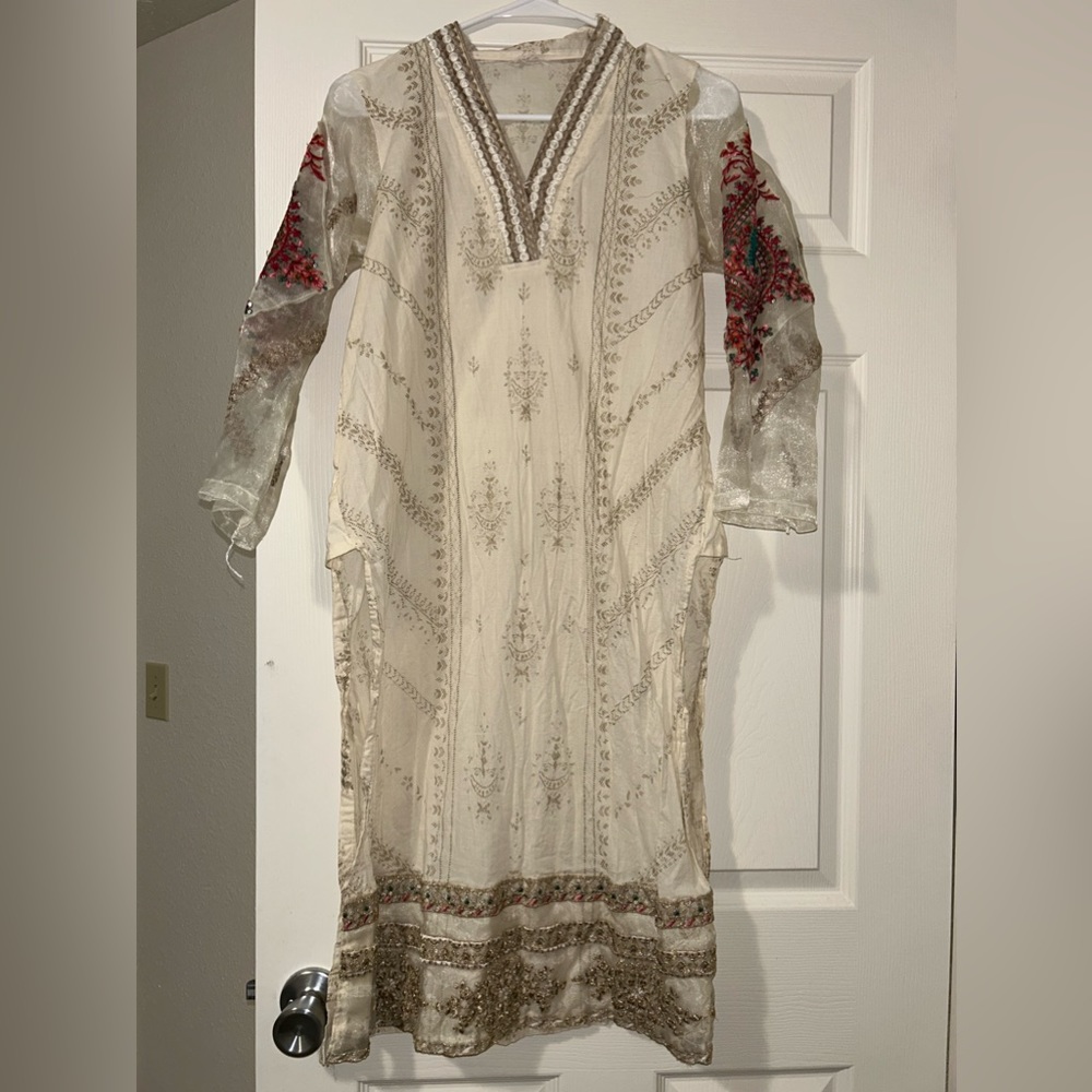 BRAND NEW, 3 Piece Pakistani Suit custom made and embroider by charizma